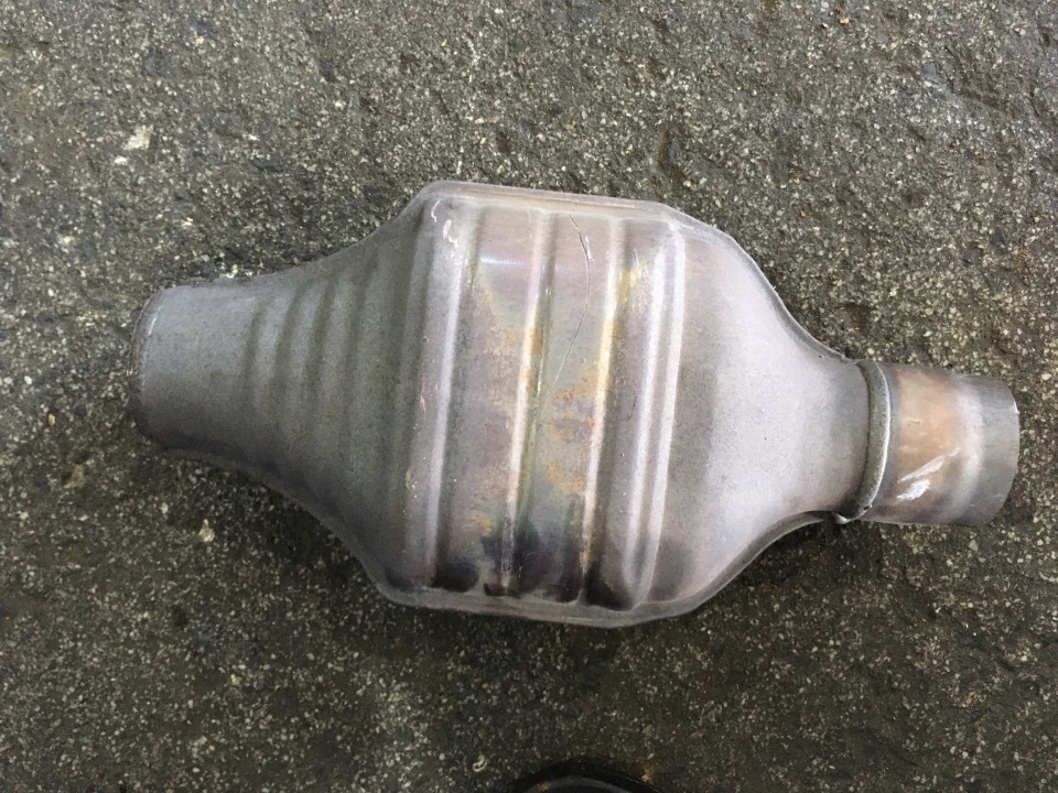 セルシオ触媒 3UZエンジン用触媒 3UZ 第一触媒 キャタライザー 2個