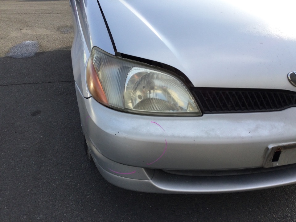 中古品】★プラッツ★SCP11★フロントバンパー★2WD★AT★4R0★① 1004 NCP12 SCP11 プラッツ 後期 純正 フロントバンパー 52119-52210 G