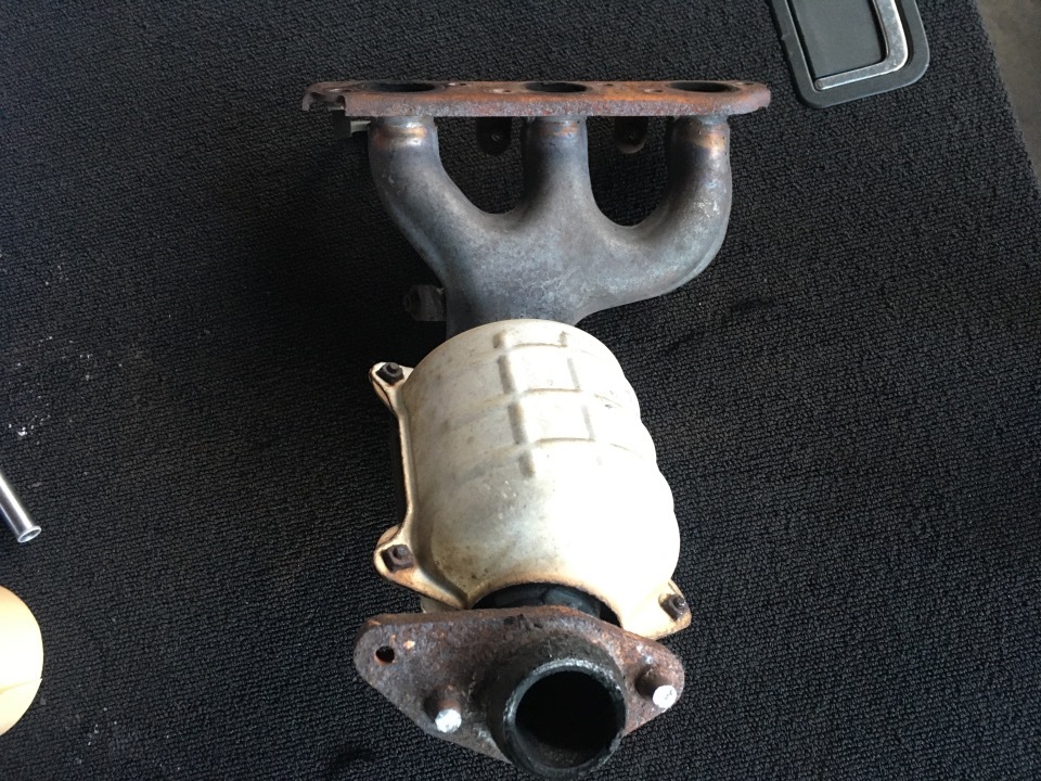 スズキ純正 エキマニ 85G-C03 触媒コンバーター スズキ【85G-C03 】触媒ショクバイ コンバーターキャタライザー