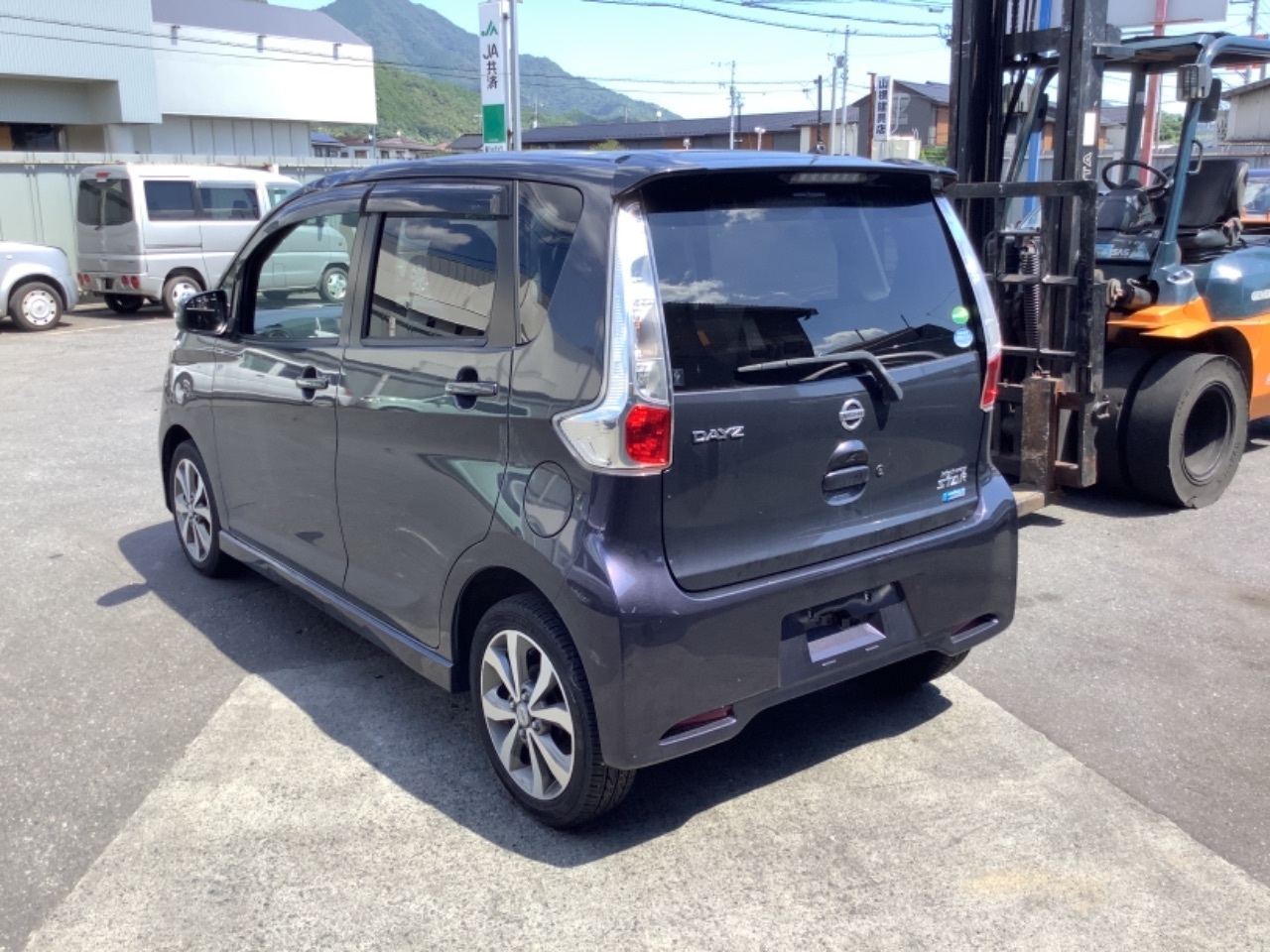 令和3年デイズ部品取り車 日産 デイズ X 2WD 日産神奈川新車店舗での展示車（試乗車）でした