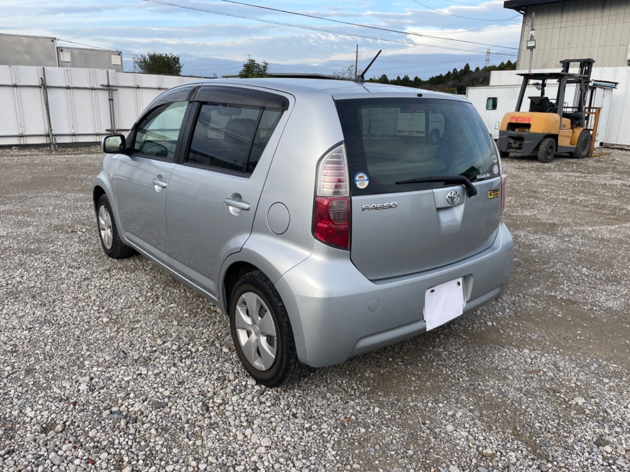 パッソ DBA-KGC30 リア リヤ 左 ドア スライド W16 67004-B1080