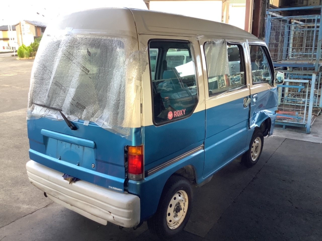 スバル サンバー　サクラ Sambar Truck] Distinctive W.R. Blue Pearl! A low-mileage