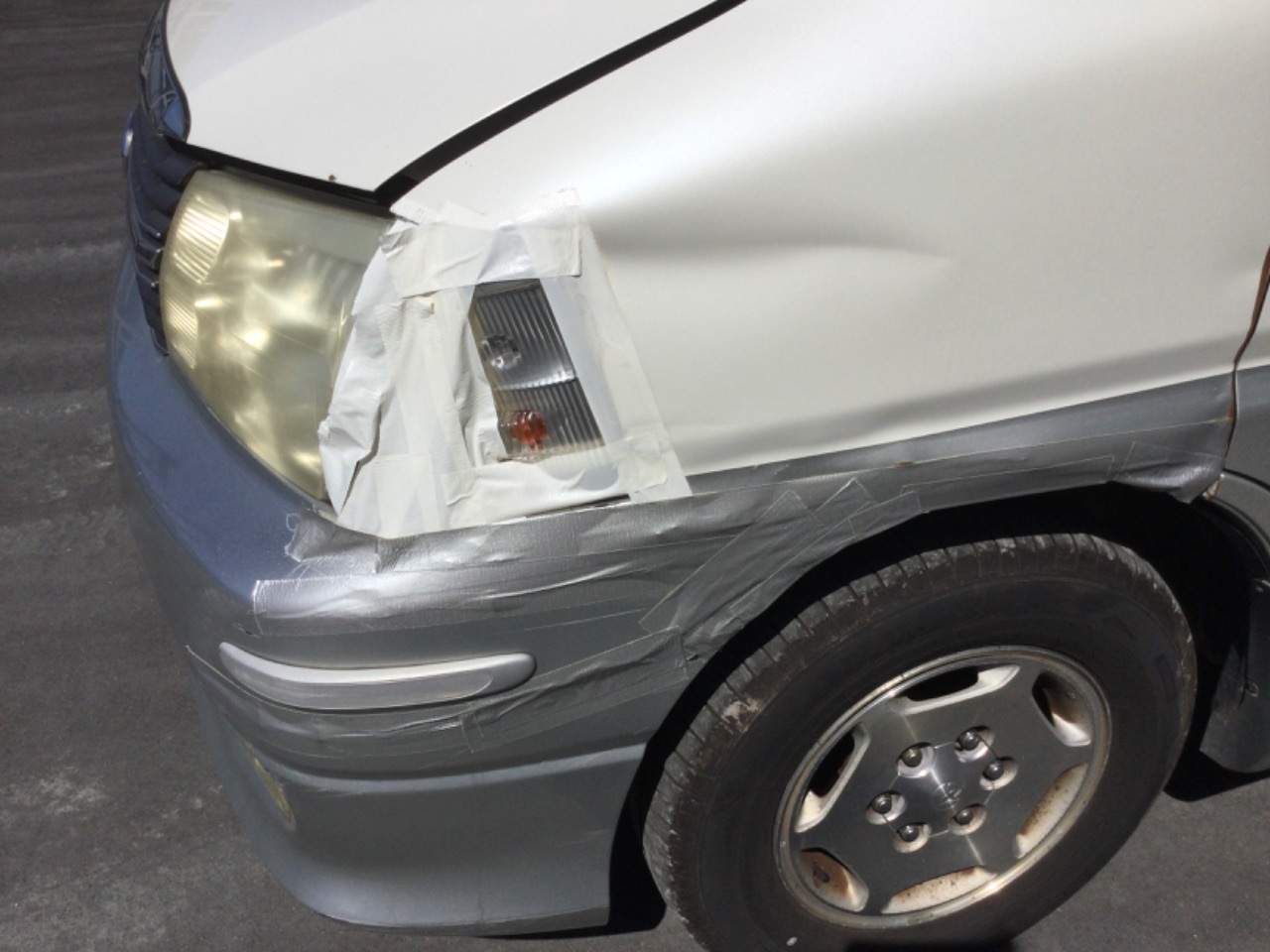 グランドハイエース GF-VCH10W 右フロントフェンダー グランドハイエース GF-VCH10W フロントバンパー 2FX 77726