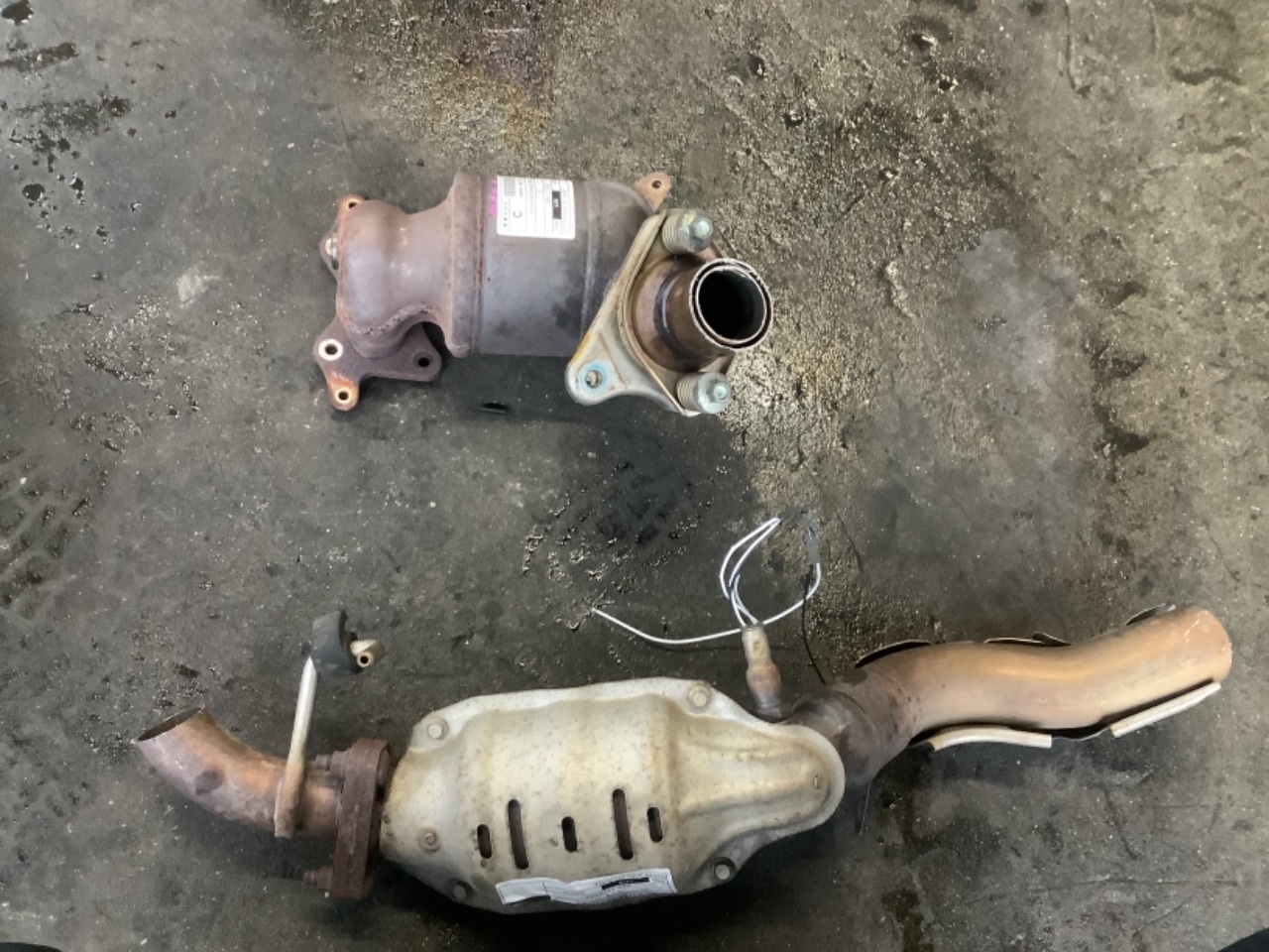 GD1 フィット 触媒 ホンダ フィット GD1 L13A 触媒 キャタライザー 素材用