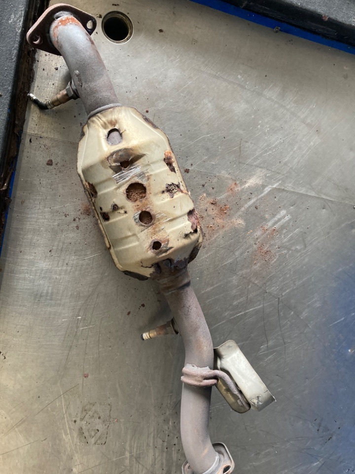 デリカD5 触媒 TY 4B12 CV5W デリカD5/D:5 DBA-CV5W 触媒/コンバーター 4B12 X24 TY 1584A393