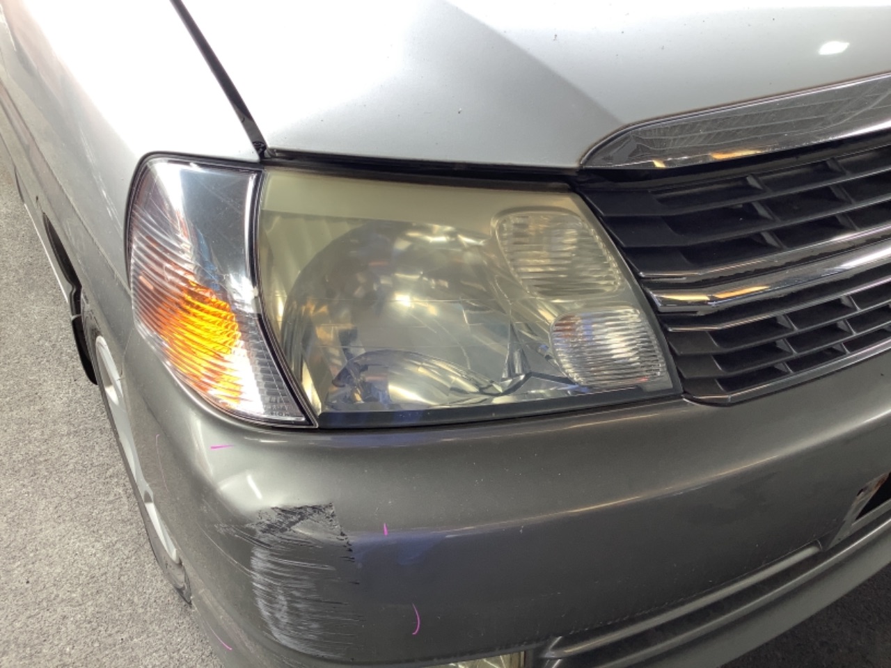 トヨタ　2000年式グランビア　フロントグリル トヨタ2000年式グランビアフロントグリル