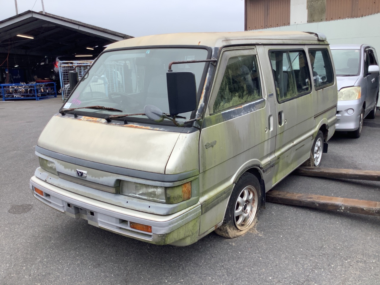 ポンコツパパ TLV-N310d マツダ ボンゴブローニイ バン カスタム仕様 (茶) ルーフ