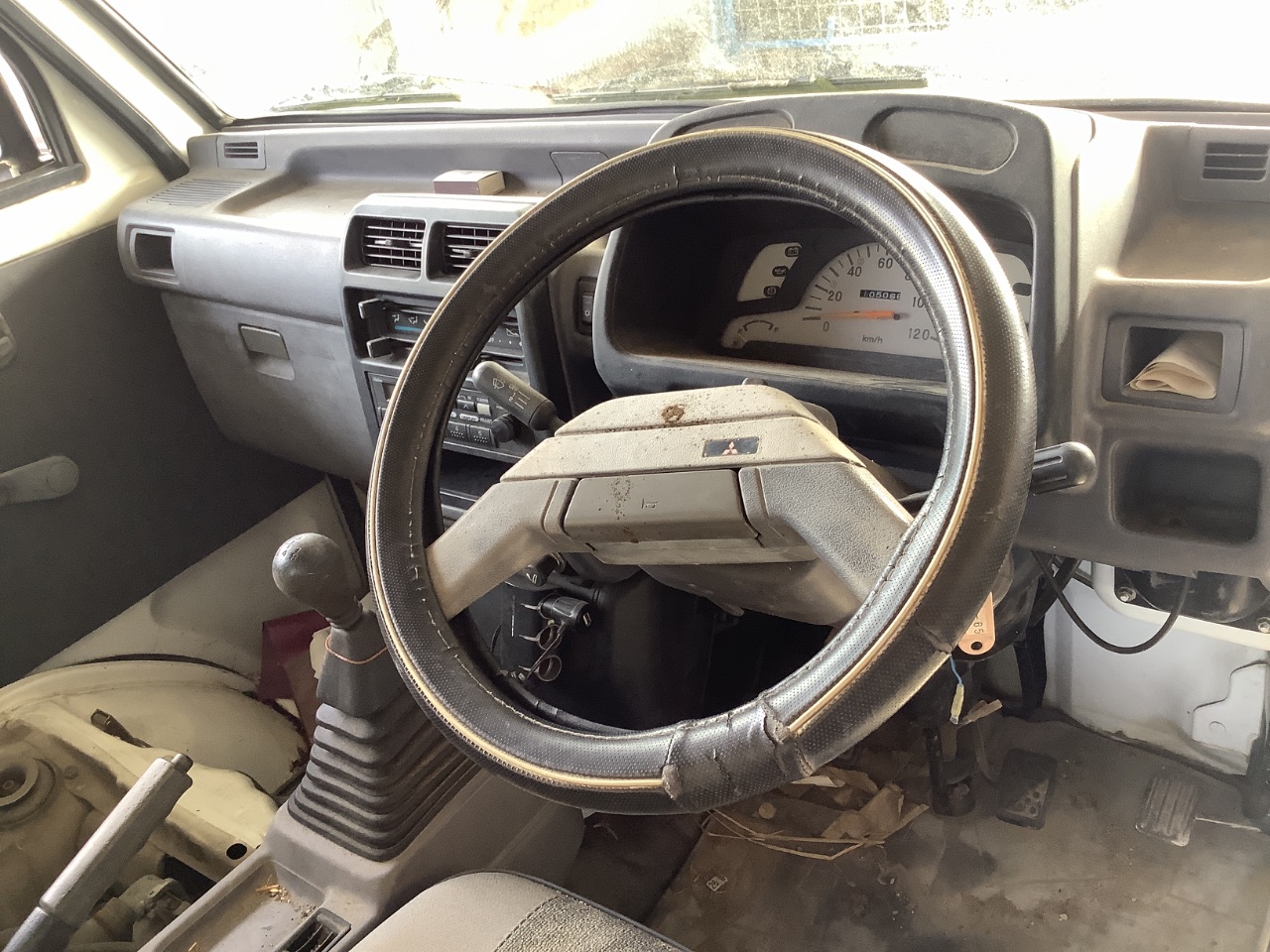 14年式ミニキャブになります車のパーツ