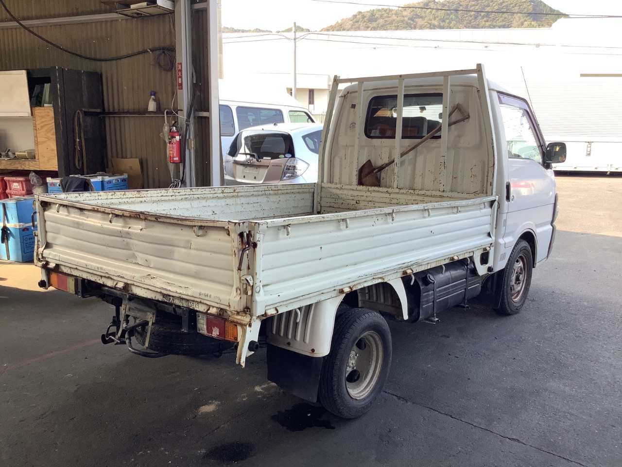 マツダボンゴ　パーツ　部品など　毎日使用していますので走行距離は代わります マツダボンゴ パーツ 部品など 毎日使用していますので走行距離は