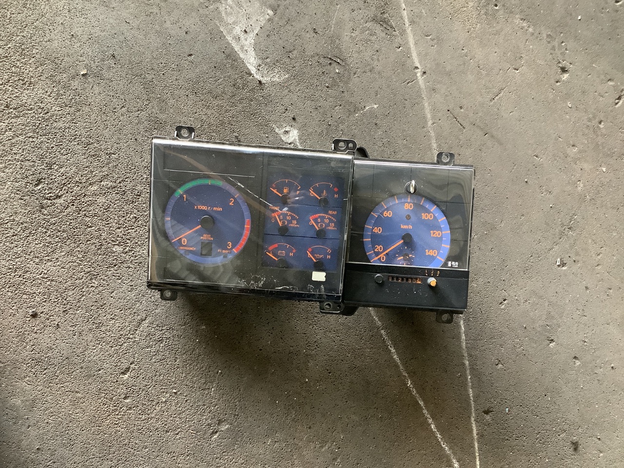 AE86 メーター スピードメーター ジャンク 部品取りに GAPRAS スピードメーター - 日野 その他 - 商品詳細 - SP369035_6140