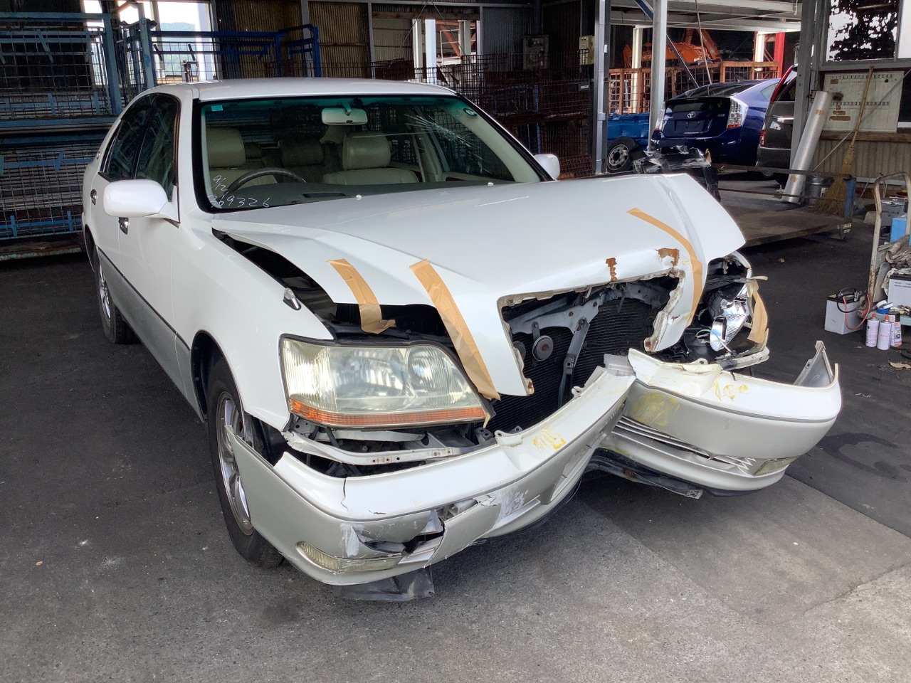 クラウンマジェスタ DBA-UZS187 右Rキャリパー 47830-30311