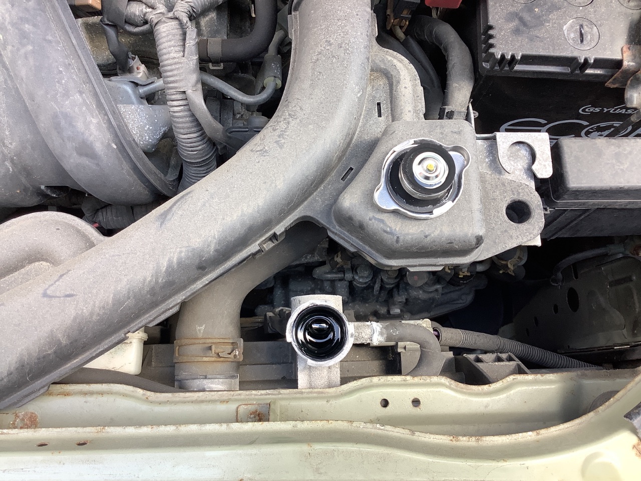 538168☆YGZ11/キューブ【日産 純正】触媒 コンバーター 