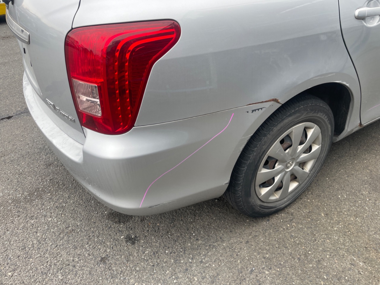 NZE141G カローラフィールダー 右ヘッドライト HID