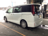 トヨタ ノア  2/24