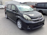 TOYOTA Isis  0/17